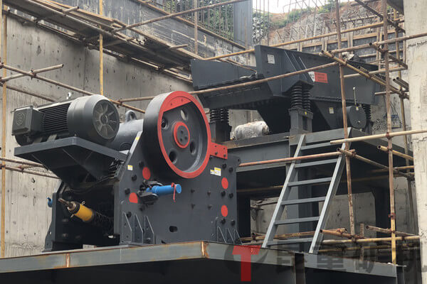 歐版顎式破碎機現場